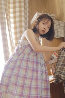 教官趴双腿吸核花蜜水